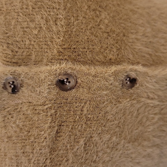 Salty Luxe Fuzz Knit Short-Sleeve Crop Top  Mushroom - Size Medium - Picture 6 of 7